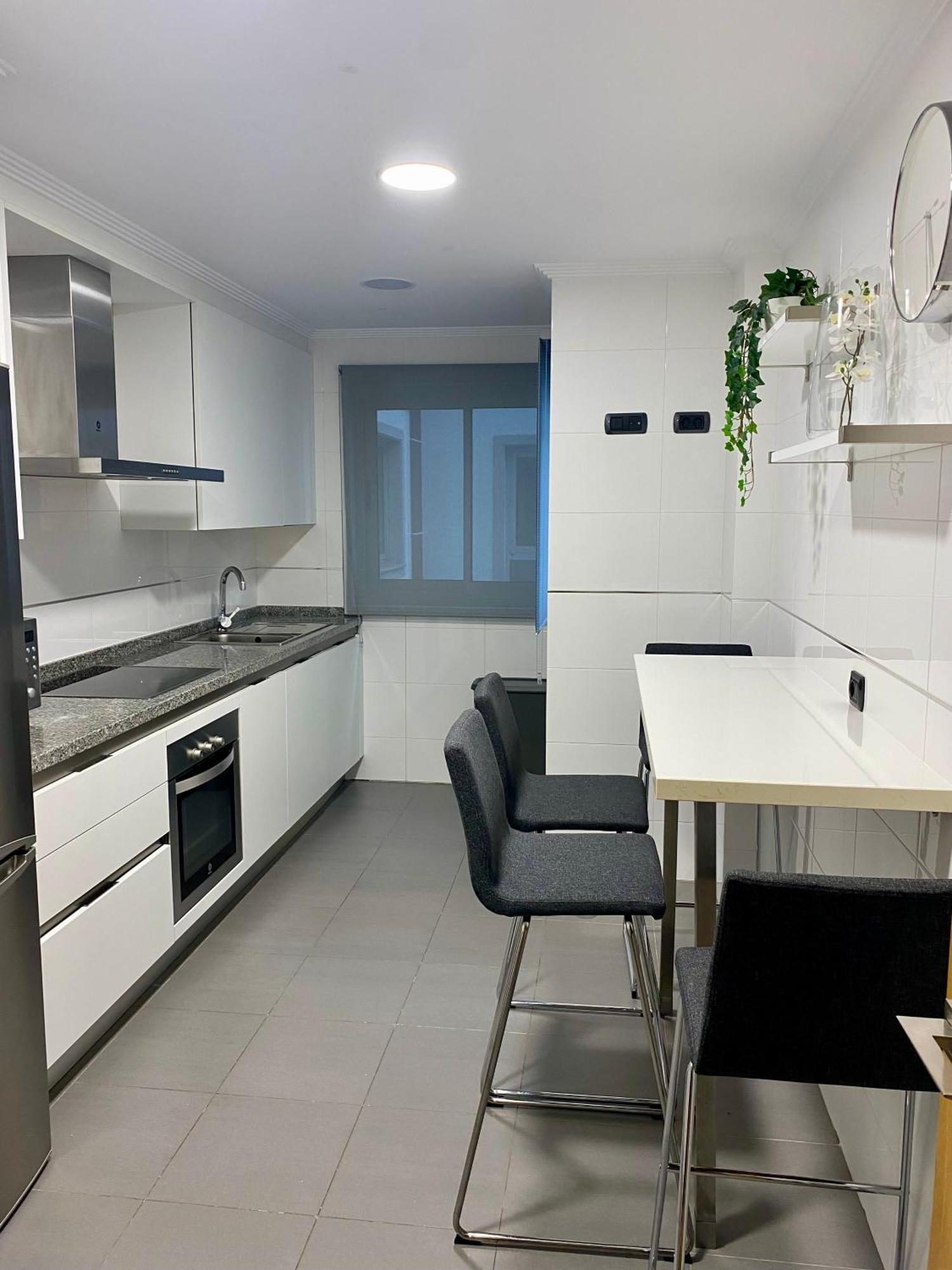 Parking, Vistas Al Mar Y Tres Habitaciones آكورونيا المظهر الخارجي الصورة